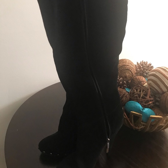 Boots - Picture 4 of 4